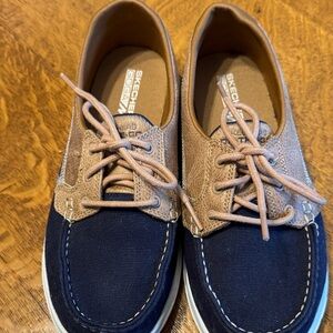 (S-4) Skechers Women’s Blue and Tan Boat Shoes Size 6.5